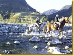 Eine Reitour  nach einem Vormittag in einem der Spanisch Sprachkurse bei Languagepucon in Pucon kein Problem, hier sind alle Outdooraktivit&auml;ten direkt vor der T&uuml;r der Sprachschule m&ouml;glich.